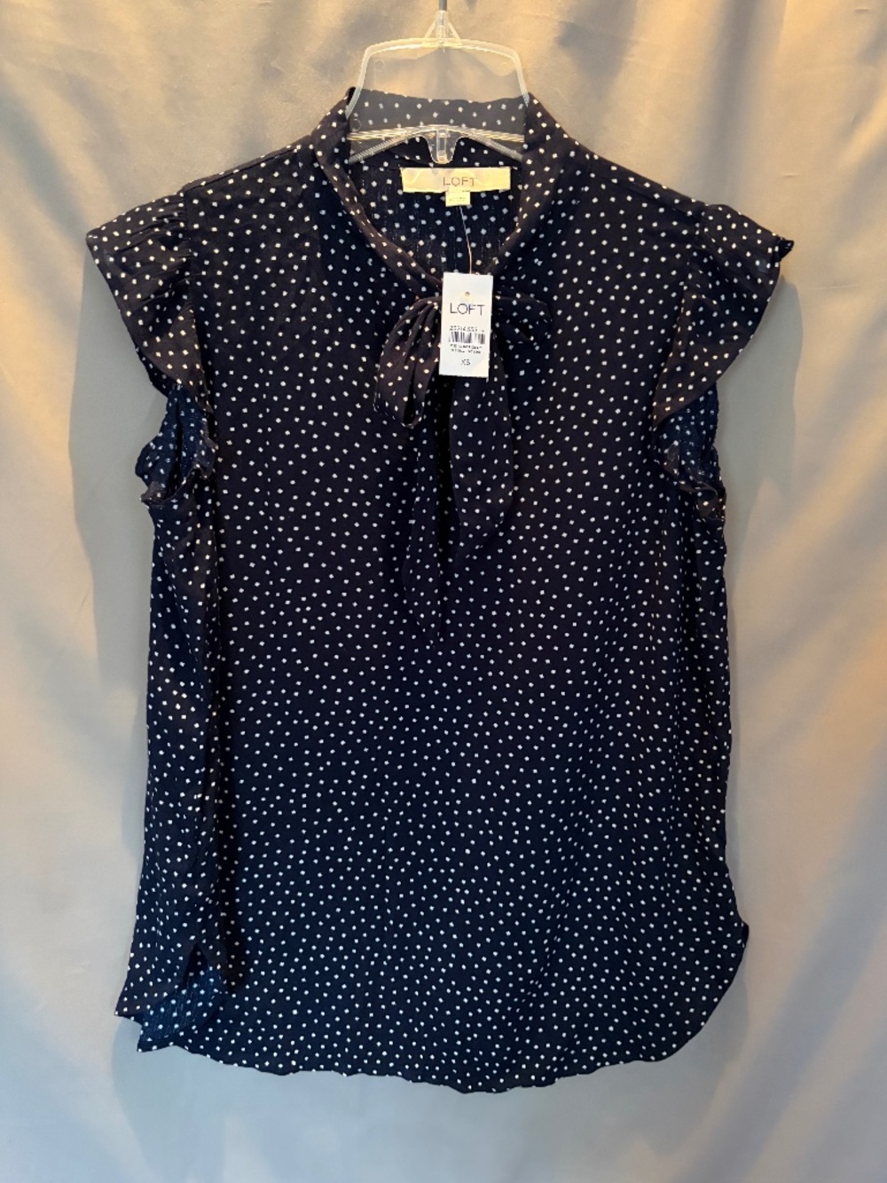 LOFT Cap Sleevee Blouse with Tie Bow collar, Dark Blue with White Size XS (NWT)